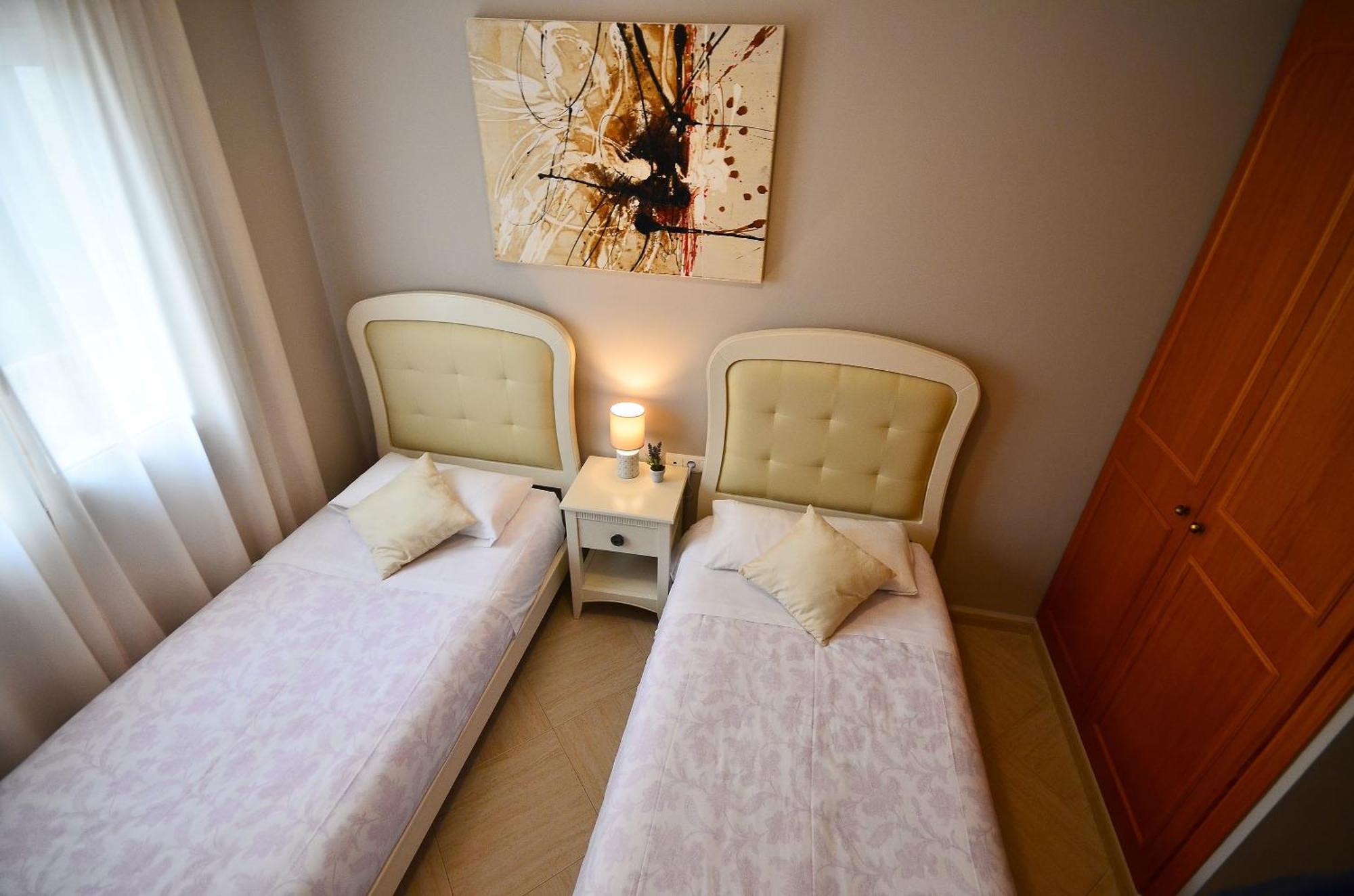 Aparthotel Ola Blanca 칼라 데 피네스트라트 외부 사진