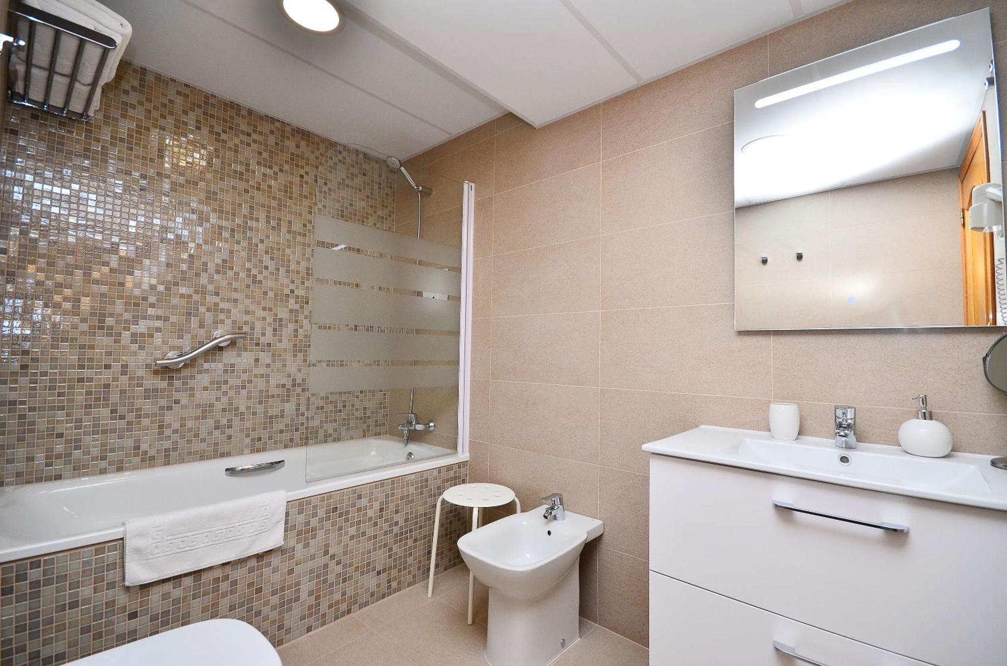 Aparthotel Ola Blanca 칼라 데 피네스트라트 외부 사진