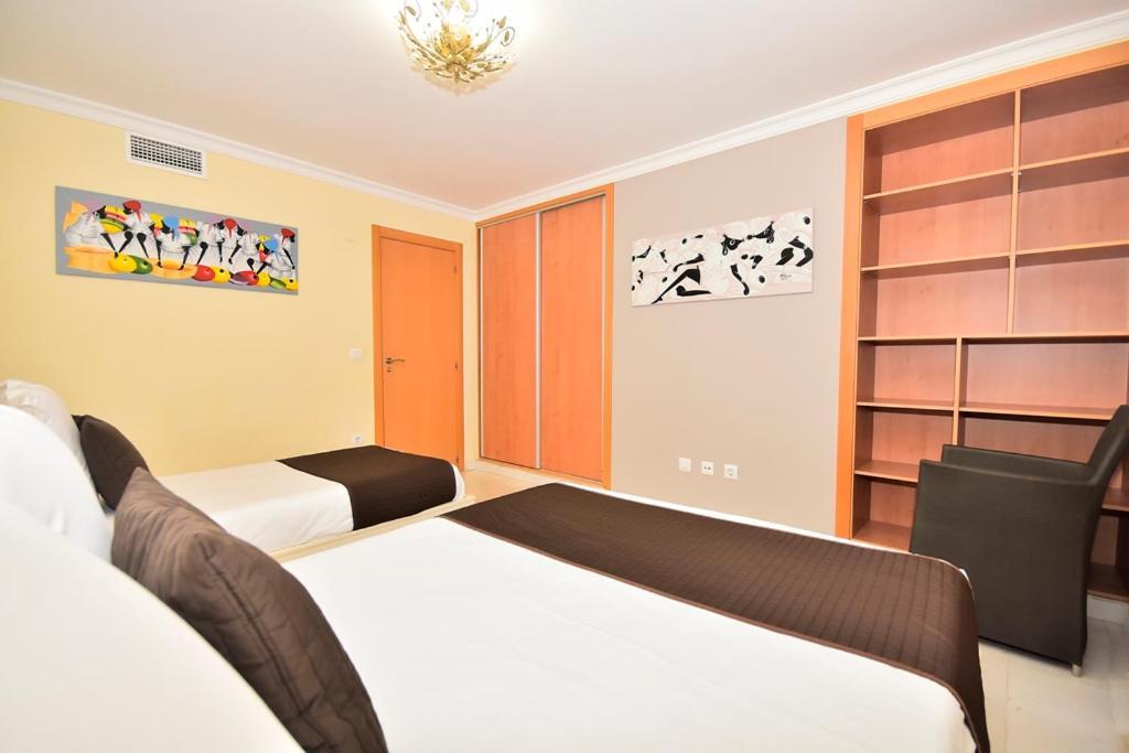 Aparthotel Ola Blanca 칼라 데 피네스트라트 객실 사진
