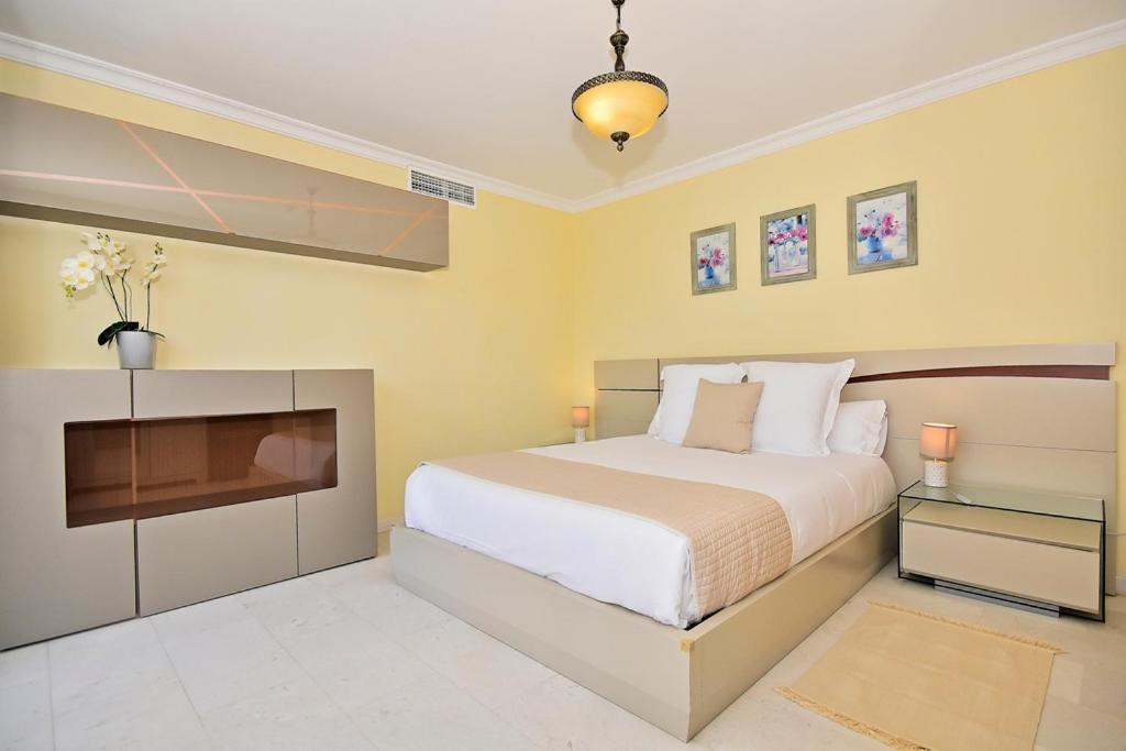 Aparthotel Ola Blanca 칼라 데 피네스트라트 객실 사진