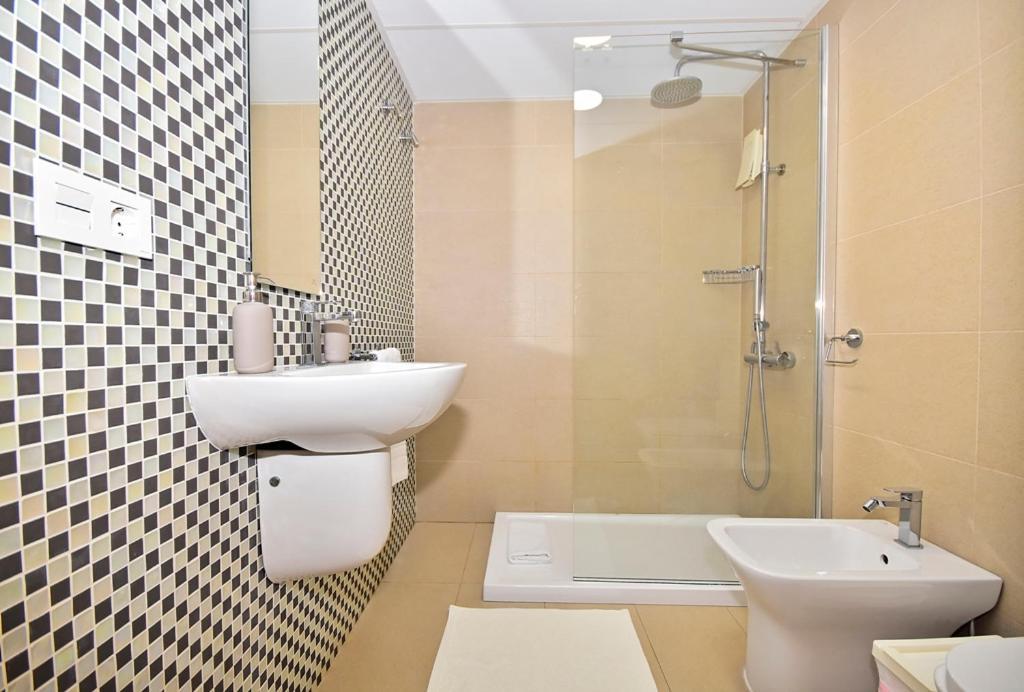 Aparthotel Ola Blanca 칼라 데 피네스트라트 객실 사진